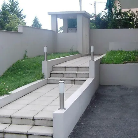 Almica * Zagreb